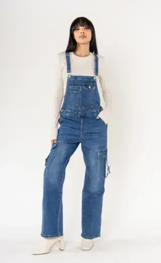 "Salopette Cargo en Denim pour Femme : Guide de Style et Tendances Décontractées"
